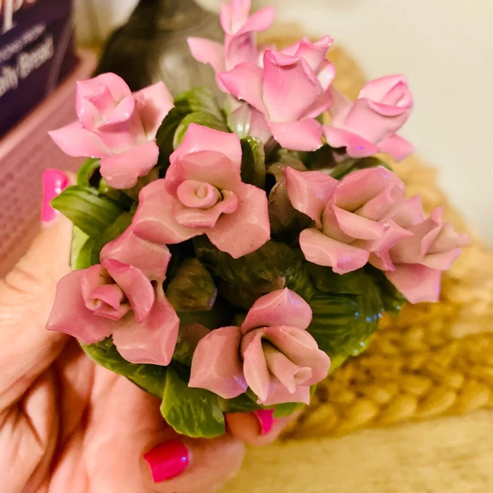 Capodimonte Porcelain Flower Centerpiece with pink roses size 4x4x4
